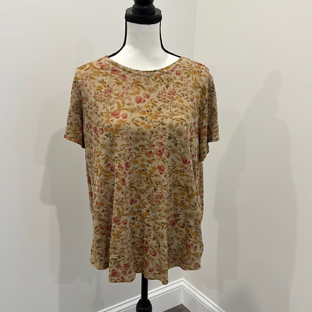 Old Navy everywhere t-shirt size XL
